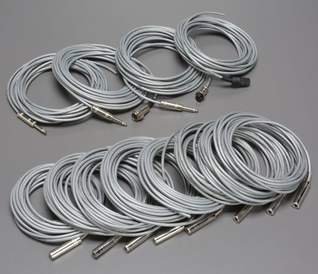 Cables/Connectors/Adaptors